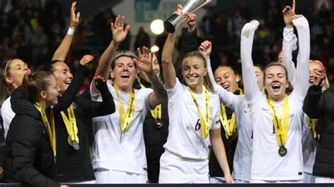 England Women beat Belgium 6-1 to win Arnold Clark Cup as Chloe Kelly ...