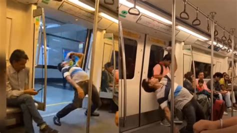 A Men Was Seen Dancing In Delhi Metro Video Goes Viral दिल्ली मेट्रो