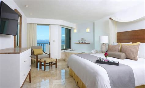 12 Stunning Puerto Vallarta Hotels on the Beach