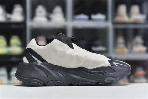 Adidas Yeezy Boost 700 Mnvn “bone” 3m Reflective Fy3729