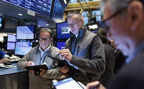 Wall Street Abre En Terreno Mixto Y El S P Rebasa De Nuevo La Barrera