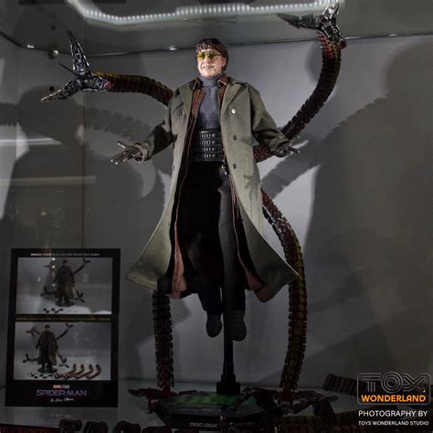 Doc Ock Deluxe Version Sixth Scale Collectible Figure By Hot Toys