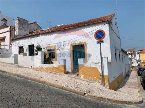 Casa ou moradia à venda na rua da Graça Coruche idealista