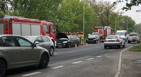 Wypadek na ul Wrocławskiej w Opolu dwie osoby poszkodowane