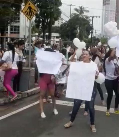 Familiares de presos protestam contra suspensão de visitas em Manaus