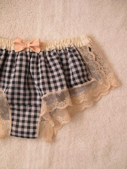 Lingerie Feita a mão Diário do Figurino