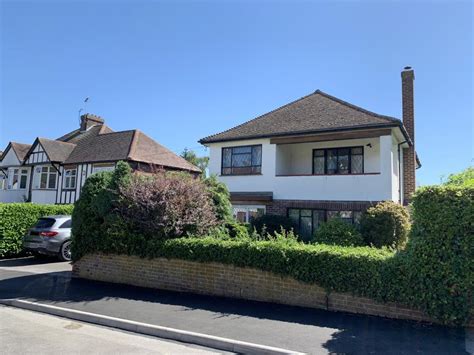 77 Vicarage Road Chelmsford Essex 4 Bed Detached House £590 000