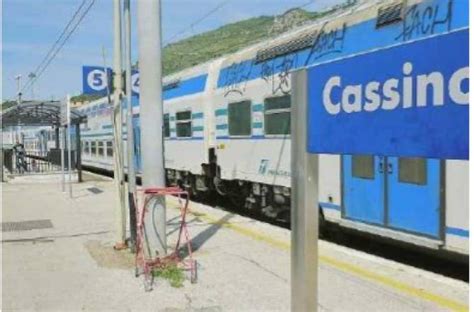 Maxi Intervento Delle Forze Dell Ordine Alla Stazione Per Una Persona