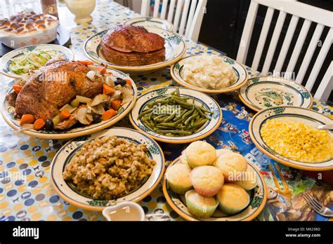 Thanksgiving Dinner Table Wallpaper