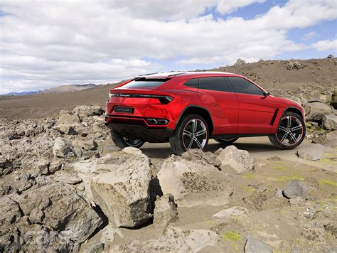 Lamborghini Urus Suv Unleashes Its 650bhp Twin Turbo V8 Round The