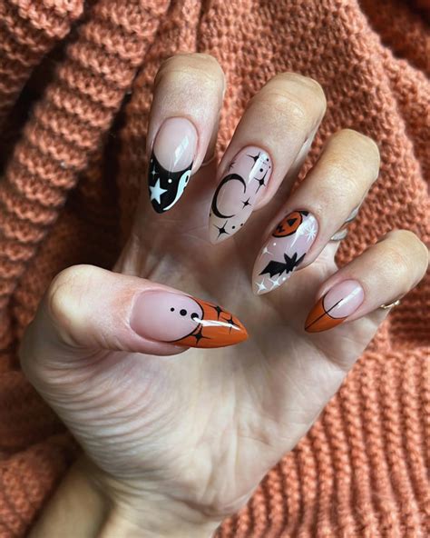 35 Spooky Halloween Nail Art Ideas Witchy Vibes Halloween Nails I