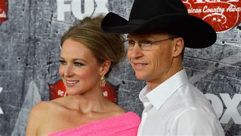 Jewel and husband Ty Murray have split - CBS News