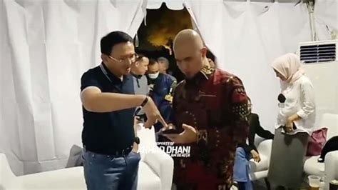 Pertemuan Ahmad Dhani Dan Ahok Di Belakang Panggung Konser Dewa Tuai