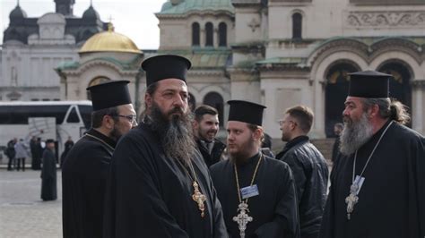 Проф. Дилян Николчев: Светият синод не спазва действащото канонично ...