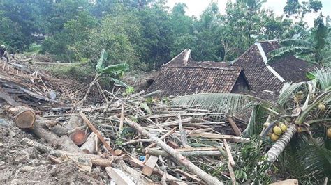 Tiga Kali Longsor Susulan Terjadi Di Lokasi Pencarian Korban Tanah