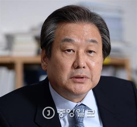 단독 김무성 “박 대통령 만난 게 정치인생 중 가장 후회스러워” 중앙일보