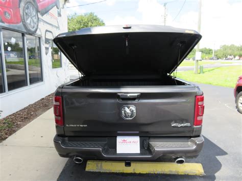 2019 Gray Ram 1500 With Leer 700 Tonneau Cover Topperking