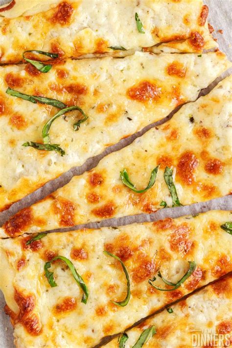 Learn How To Make Delicious White Pizza With Garlic Pizza Sauce This