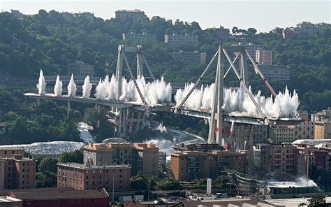 Genoa Bridge Collapse - Genoa Bridge Collapse Probe Italy Police Arrest Autostrade Managers ...