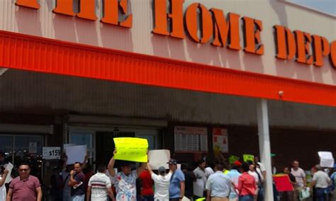 Trabajadores De Home Depot En Canc N Exigen Alto A Acoso Laboral To