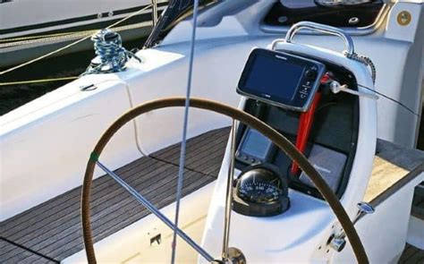 How Does a Boat Speedometer Work?