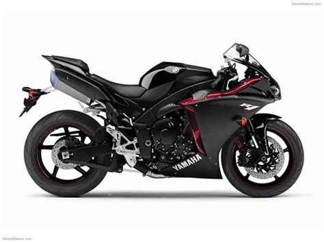 Review Of Yamaha Yzf R Pictures Live Photos Description