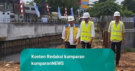 Jokowi Tinjau Pembangunan Sodetan Kali Ciliwung Yang Mangkrak 6 Tahun