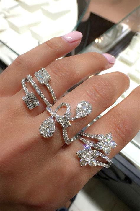 21 Unique Engagement Rings That Will Make Her Happy | Oh So Perfect ...