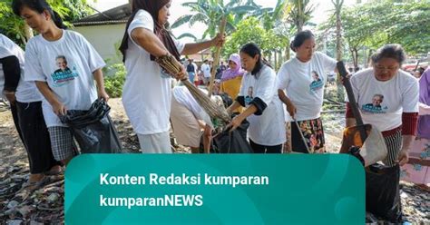 Nelayan Pendukung Ganjar Bersama Nelayan Cirebon Bersihkan Pesisir