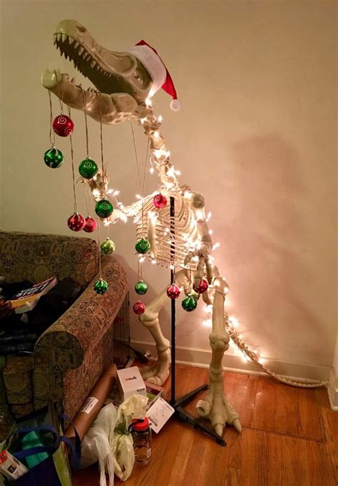 Dinosaur Skeleton Christmas Tree 😍🦖🎄 Dinosaur Christmas Tree Creepy