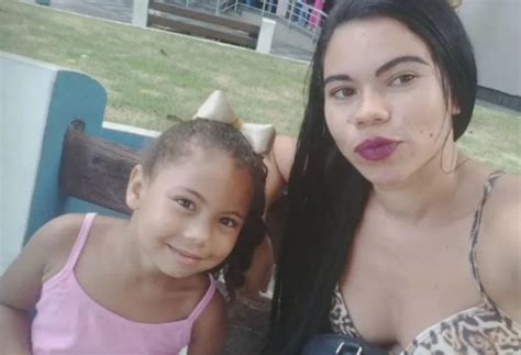 Tia Desabafa Em Enterro De Menina Que Teve 90 Do Corpo Queimado Em