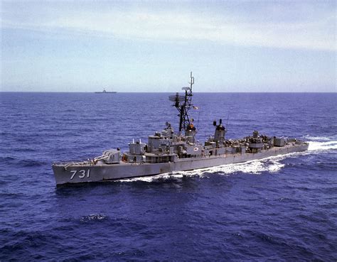 Allen M Sumner Class Destroyer Uss Maddox Dd R