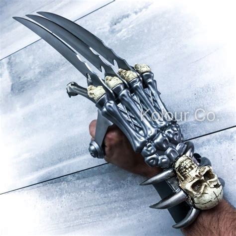 Claw Gauntlet Weapon Metal Tomahawk Wolf Gauntlet Weapon Skull