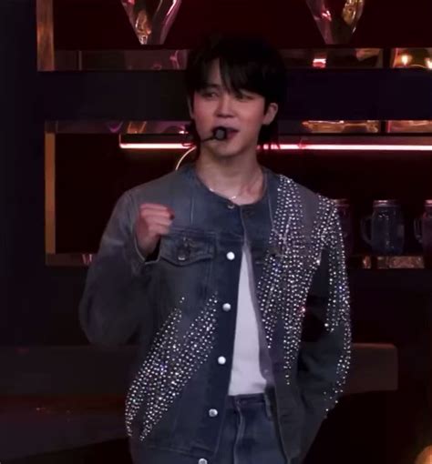 Ji𝓂in on BB HOT on Twitter Armys screaming fighting before Jimin does and then