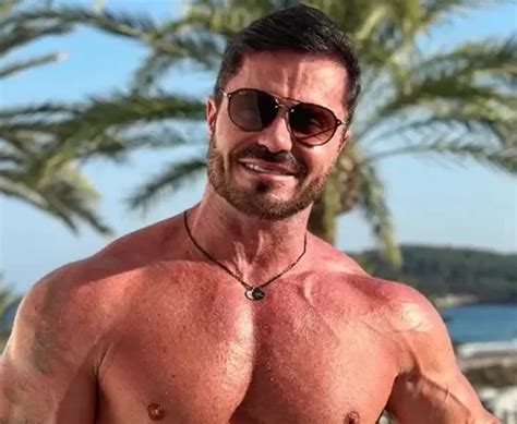 Influenciador Fitness Renato Cariani Alvo De Opera O Policial Contra