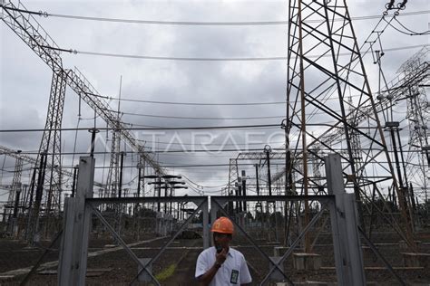 Kebutuhan Listrik Natal Dan Tahun Baru Antara Foto