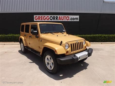 2013 Dune Jeep Wrangler Unlimited Sahara 4x4 #82554140 | GTCarLot.com - Car Color Galleries