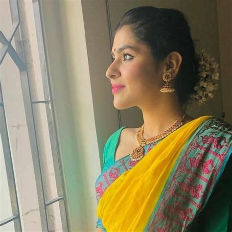 Nidhi Bhanusali Aka Sonu Hot Bikini Navel Images