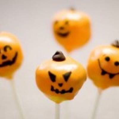 Jack-o-lantern Cake Pops {Edible Halloween Crafts} – Tip Junkie