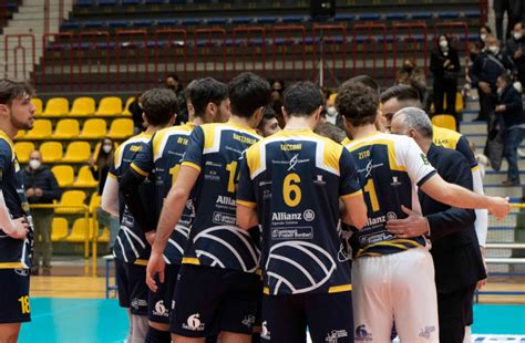 Palmi Ferma La Corsa Di Aci Castello Che Cede In Tre Set Volley News