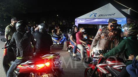 Crowd Free Night Di Bkt Polisi Bubarkan Kerumunan Tahun Baru Tempo Co