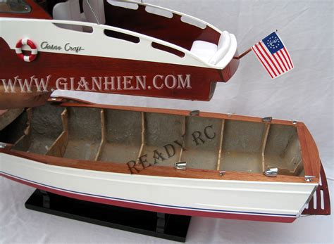 CHRIS CRAFT DOUBLE STATEROM CRUISER 1940