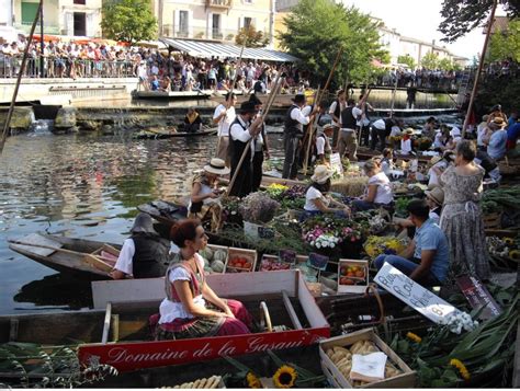 Isle Sur La Sorgue Pas De March Flottant Cette Ann E