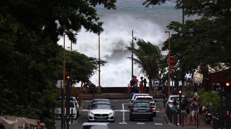 Cyclone Belal Hits Frances Reunion Island Mauritius On High Alert