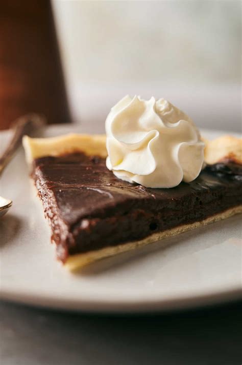 Easy Chocolate Pie Recipe - Splash of Taste - Vegetarian Recipes