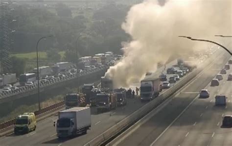 Caos En Las Carreteras De Madrid El Incendio De Un Cami N En Plena M