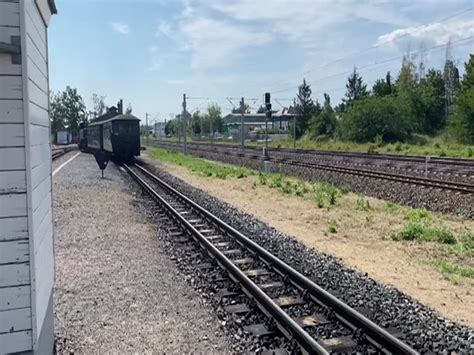 Lößnitzgrundbahn 99 1761 8 bei einer Rangierfahrt im Bahnhof Radebeul