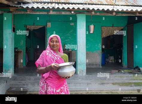 Indische dorffrau Fotos und Bildmaterial in hoher Auflösung Alamy