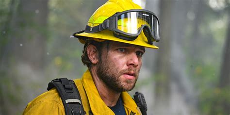 Fire Countrys Max Thieriot Explains How A New Firefighter Presents A