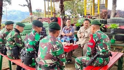 Satgas Yonif Raider Kostrad Di Papua Terima Kunjungan